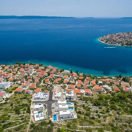 Вилла Luxury White Pearl With Pool Трогир